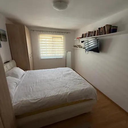 Stan U Centru Lägenhet